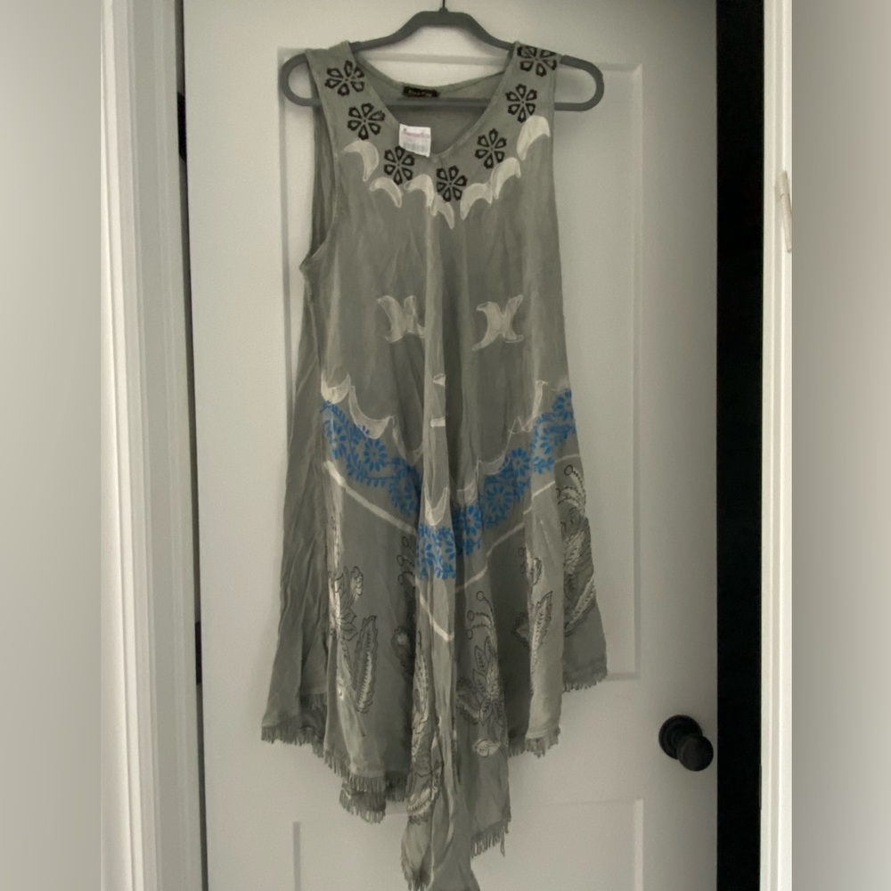 Gorgeous Ana & Rose grey maxi dress with stunning detail!
